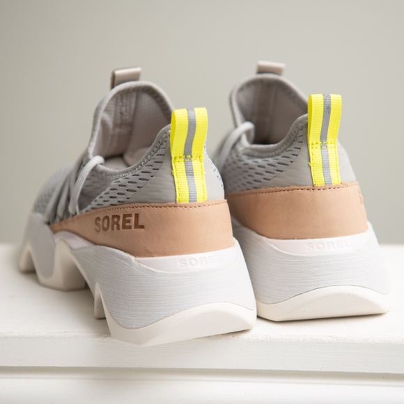 Sorel NEW! Women's Sz 7 Kinetic Impact II Lace Sneakers Light Grey Chunky Bottom - Picture 5 of 8